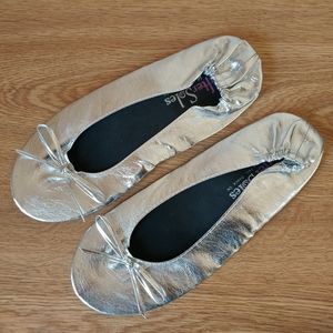 SALE!!! EVERYTHING MUST GO!!!After Soles silver portable/foldable slippers